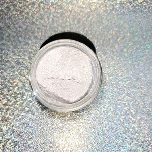 Crystal mineral eyeshadow